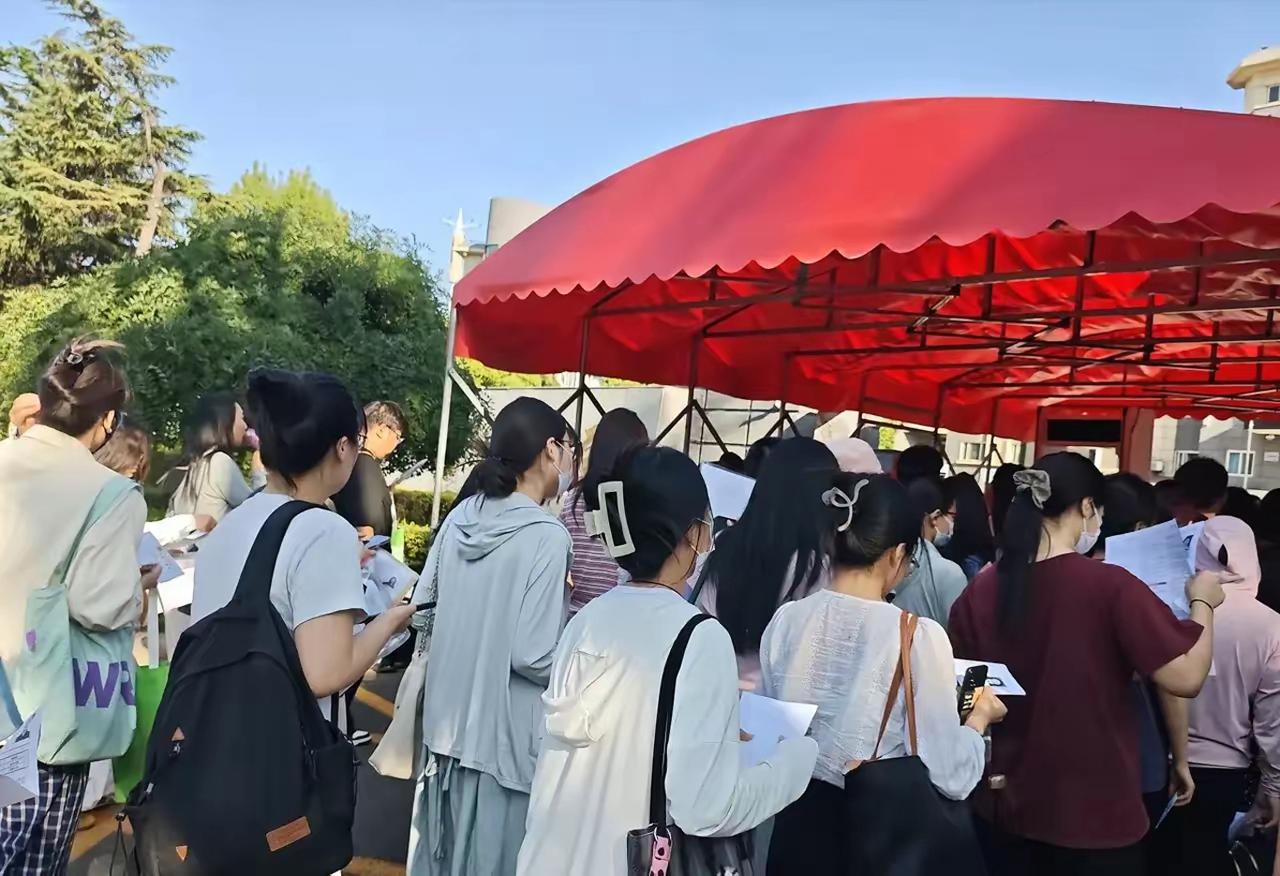 【河南三支一扶成绩现高分断层引质疑！周兆成：考试公平不容置疑，静待官方核查结论】