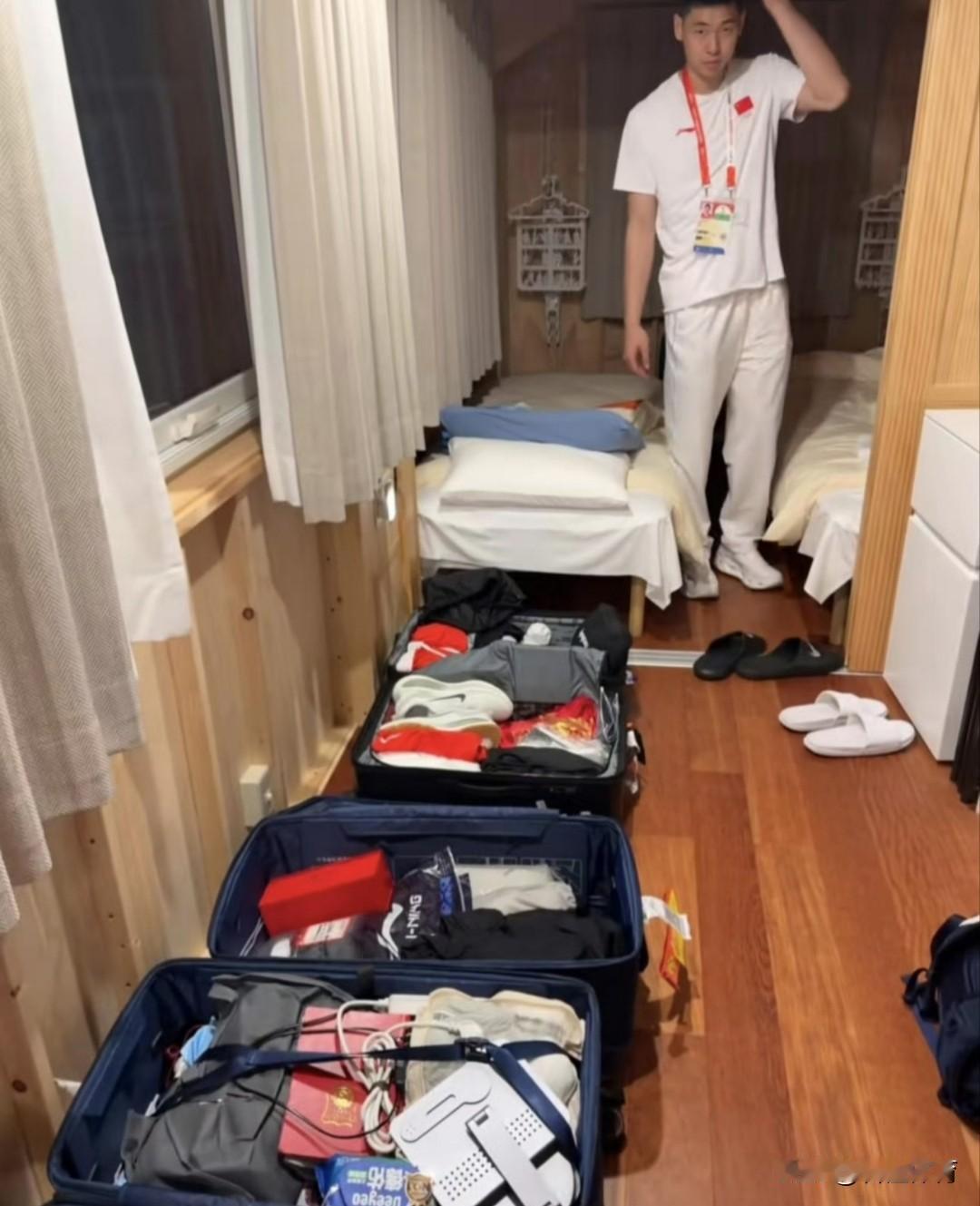 中国男篮名古屋亚运会，这个居住环境是好是坏？

从发布的照片来看，这种集装箱改造