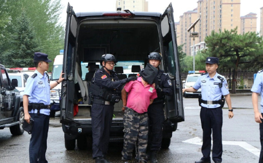 男子杀害同居女子逃亡24年后落网呼和浩特市公安局玉泉区分局近日在命案积案攻坚中取