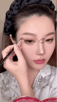 呔~ 退（tai）退退退……