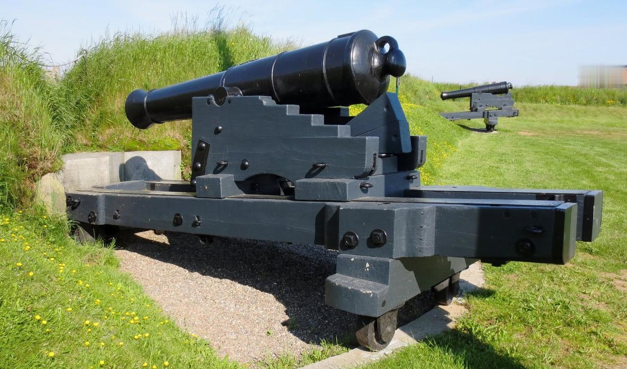 这门10英尺、95英担的68磅滑膛前装炮（10 ft 68-pounder 95