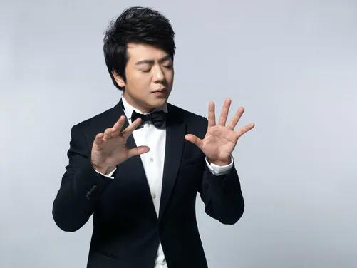 突然发现，好像朗朗是现在全世界最好的钢琴演奏家，没有之一了。巴黎圣母院重新开张了