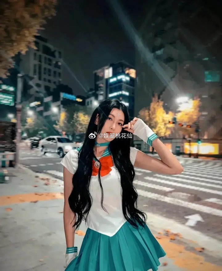 李彩桦cos美少女战士VS古力娜扎cos的美少女战士！！ ​​​