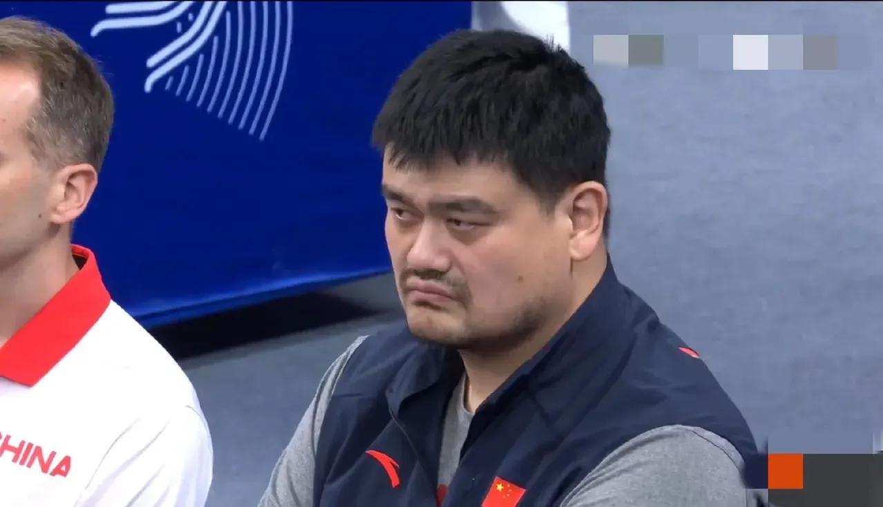 中国男篮76：76被菲律宾绝杀，可惜了！中国男篮开局比分一直处于领先，最多时候领