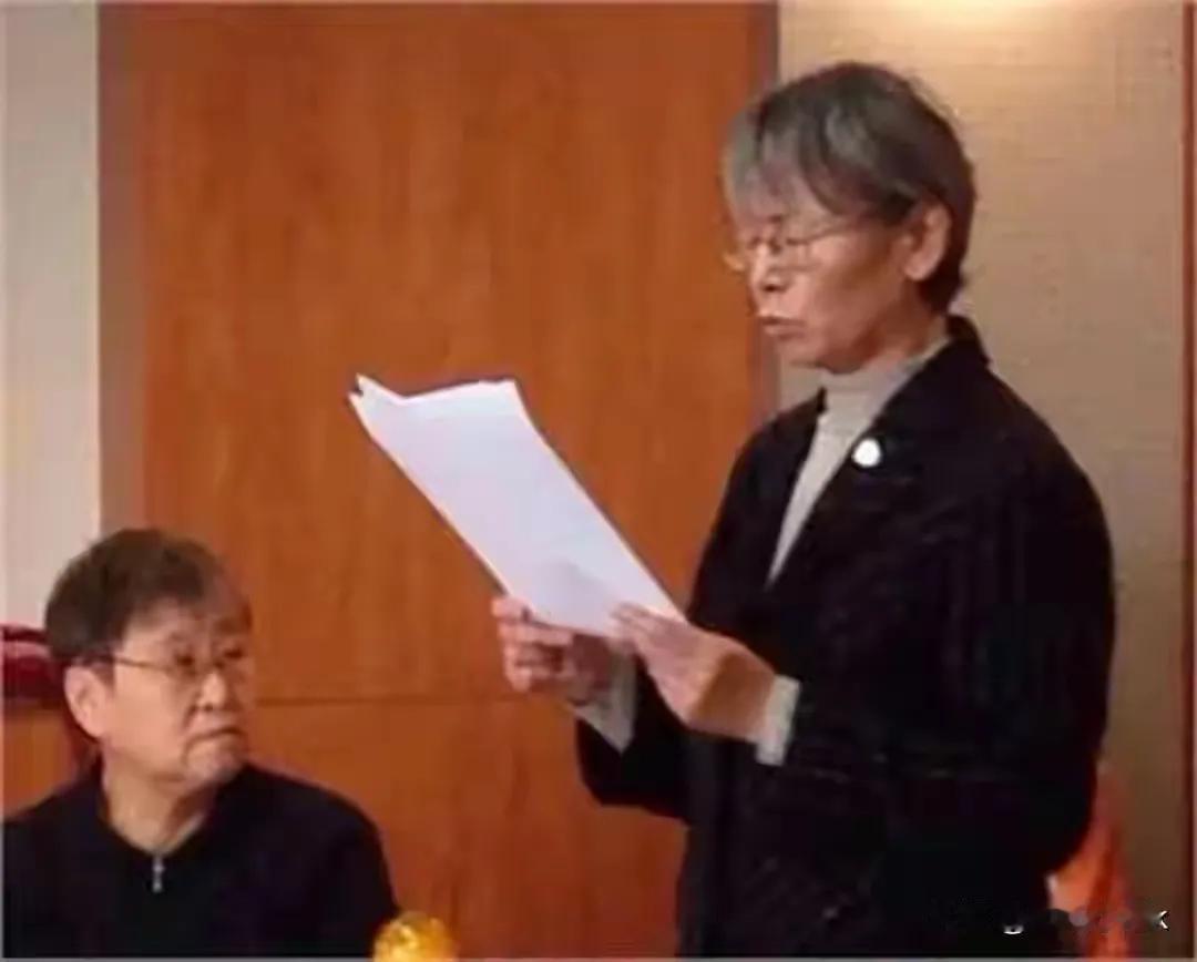 尘归尘，土归土，是非功过留与后人评说