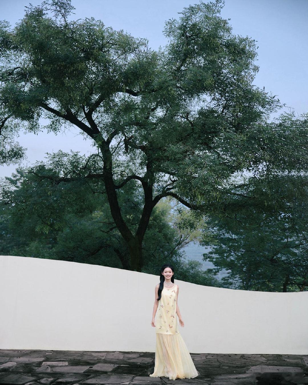 段奥娟一首念把我唱哭了 央视重阳晚会上段奥娟的《念》太动人！她的声线澄澈又有力量