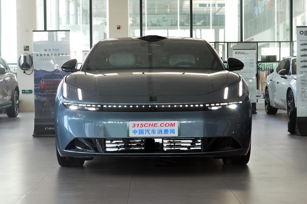 近日，领克旗下的首款纯电产品——领克Z10正式开启预订，并公布了预售价：21.5