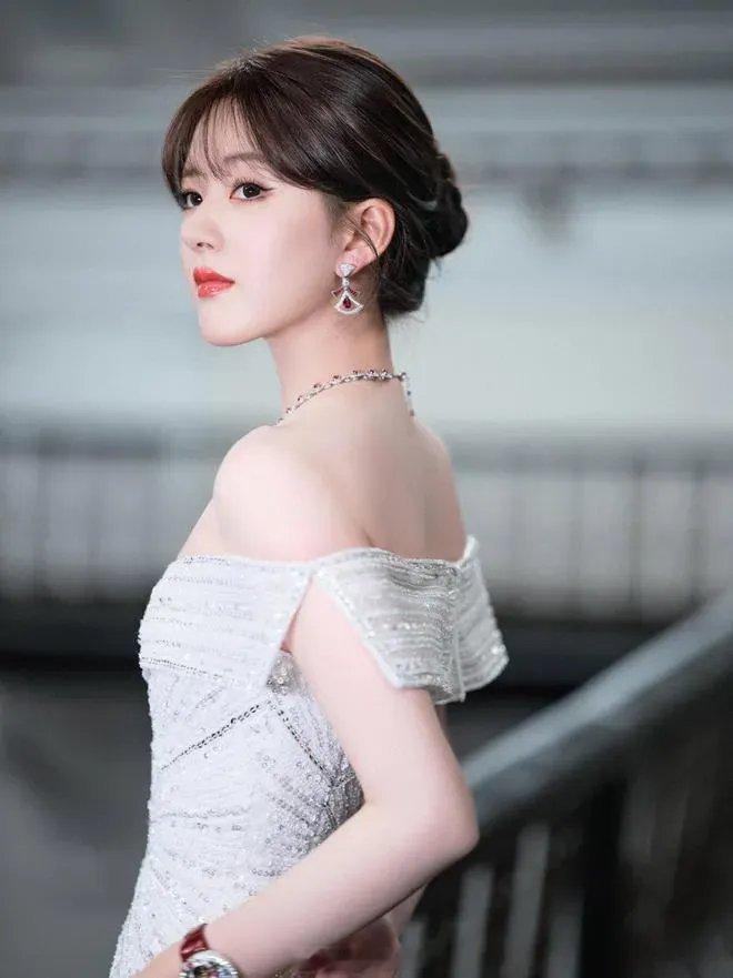 刘大锤真是个“显微镜”啊，连赵露思小姐姐瘦成纸片这样的细节都能捕捉到！#刘大锤说