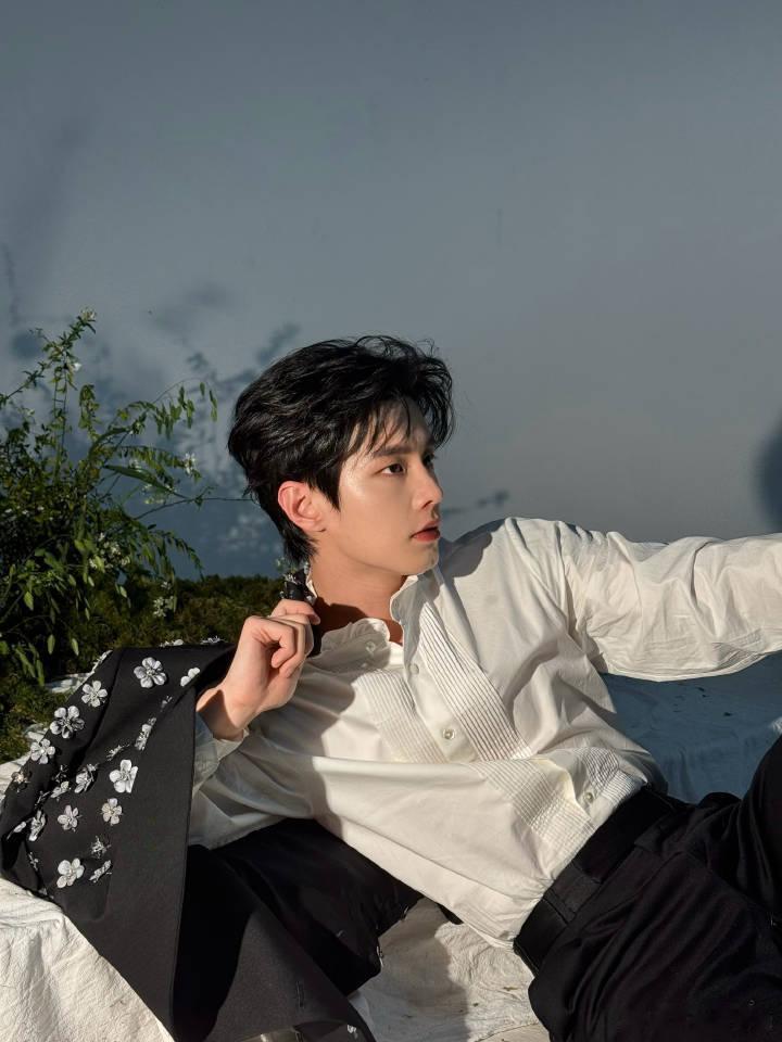 何与时尚之夜上班啊啊啊啊啊！帅成这样啊啊！权威啊！ 