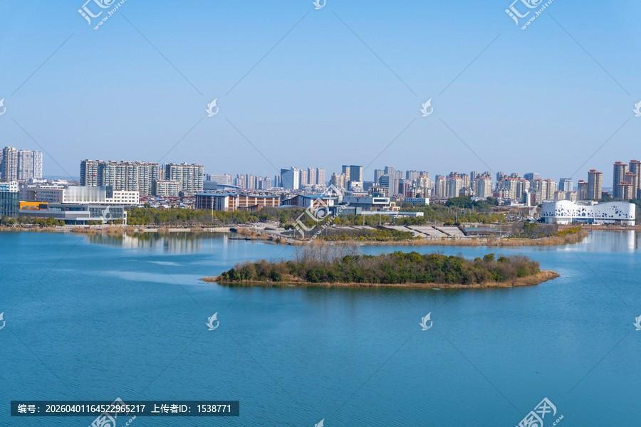 说起宣城，大众印象大多停留在江南山水、文旅农业。地理位置上紧挨着经济发达的江浙沪
