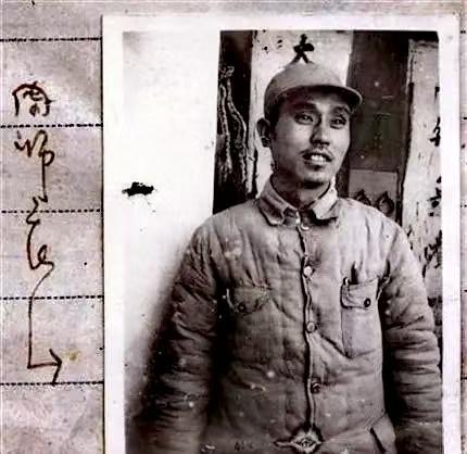 1947年，30岁的解放军师长周志坚，迎娶19岁的女护士，谁知新婚当夜，周志坚却