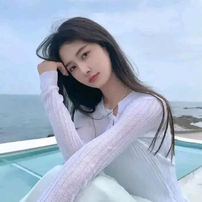 海边慵懒时光，温柔少女心海边游玩风 海边元气少女 海边治愈系生活 海边活力少女 