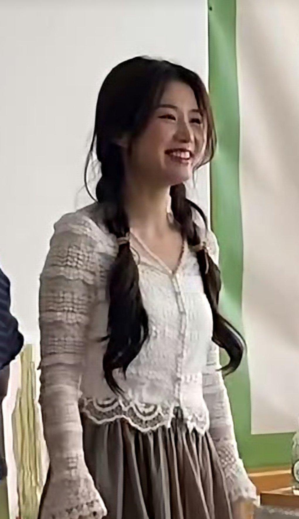 路人大脸哒姐就这样共沉沦.不过桐姐云秀行那个室内近景路透不要太明显，白露白月之类