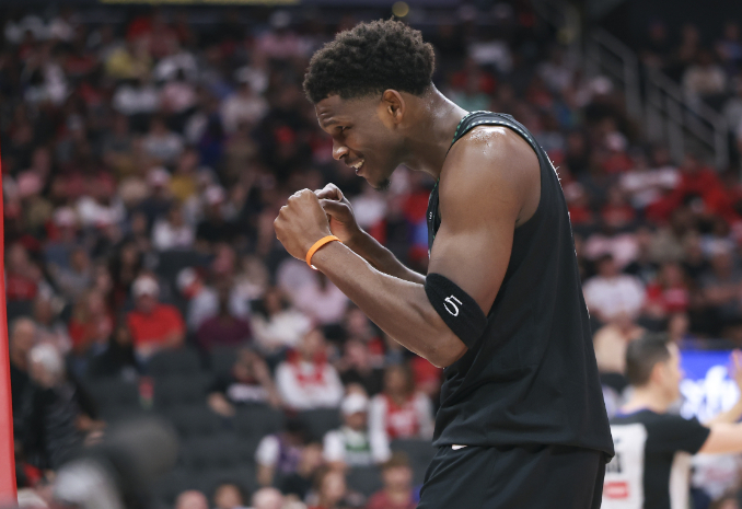 NBA西部半决赛G3，森林狼主场114-109击败马刺，大比分扳成2-2平。全场