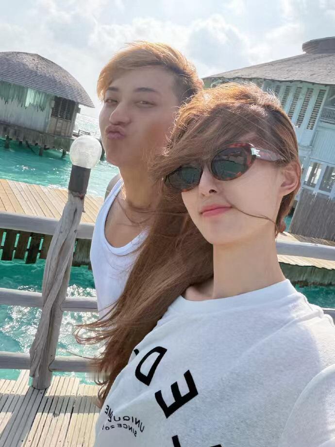 黄子韬徐艺洋的日常也太欢乐了！徐艺洋吐槽黄子韬没押韵 走到哪都要即兴押韵，结果被