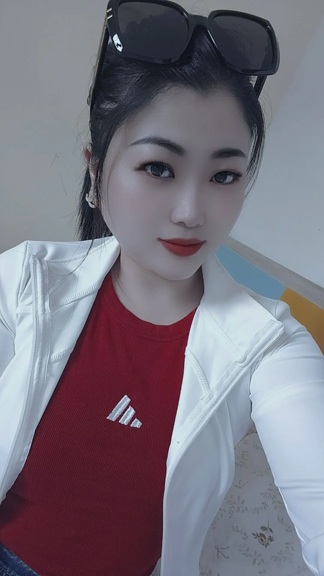 墨镜一戴谁也不爱 做个酷酷的小姐姐