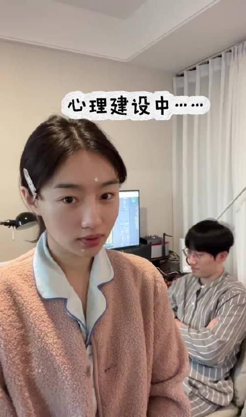 陈楷
出轨的是严小北和周可人，应该把他俩放在一个热搜上，为什么要把一个无辜的牵连