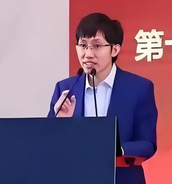 全球首个！
梁文锋团队震惊世界！


梁文锋的论文登上Nature封面
这次不是