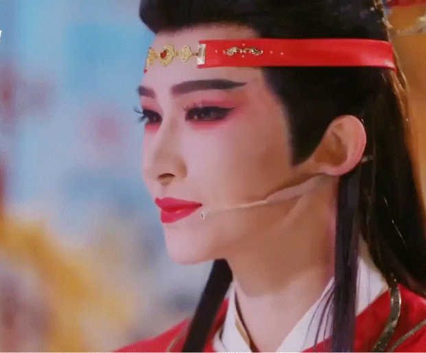 刘宇的《红楼梦》贾宝玉扮相出炉。翩翩公子，温润如玉。一身风骨，半世温良