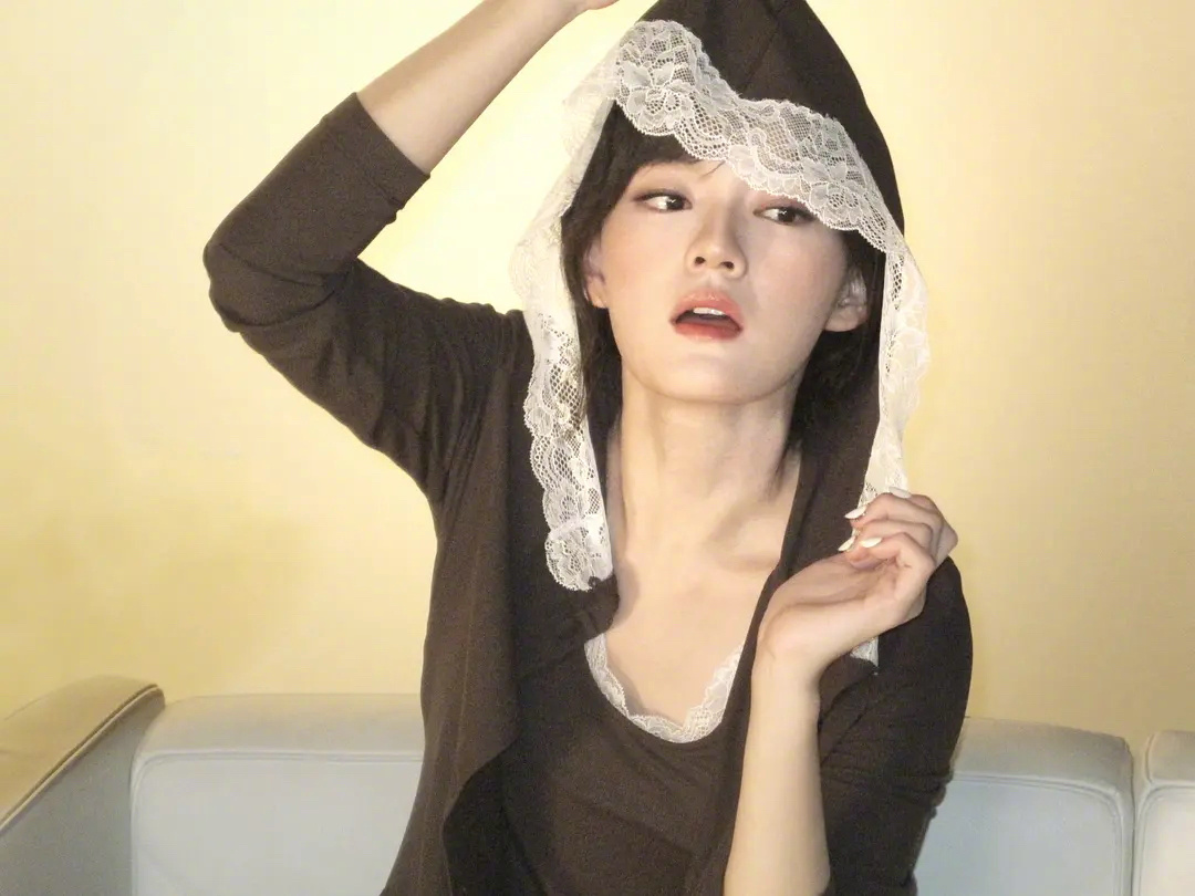 文淇拍个商务怎么跟拍杂志一样，表现力好好 