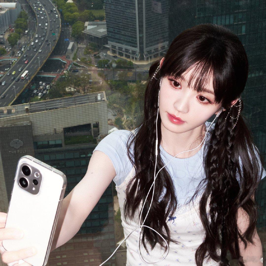 田曦薇虞书欣宋祖儿最佳穿搭VOGUE最新出炉的一周最佳穿搭榜单里，田曦薇、虞书欣