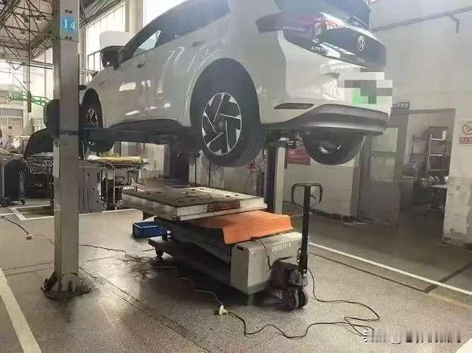 你以为新能源车最坑的是续航三电？但实际可没你想的那么简单。
如果你认为新能源车省