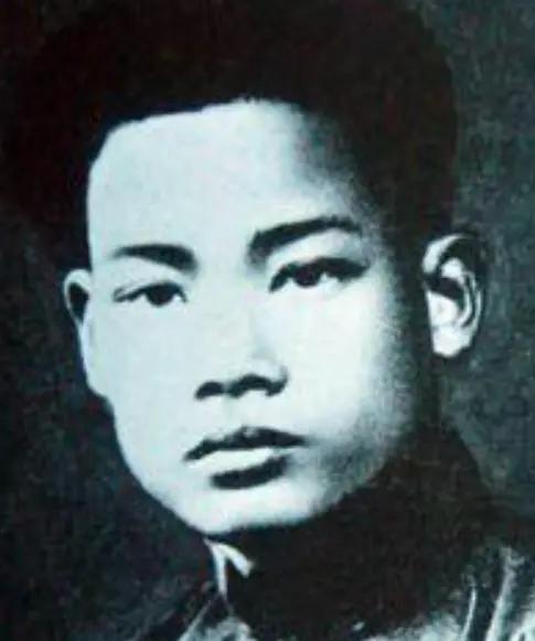 颜阿兰1928年参加革命，1930年加入中国共产党，1931年受党的派遣从福州回
