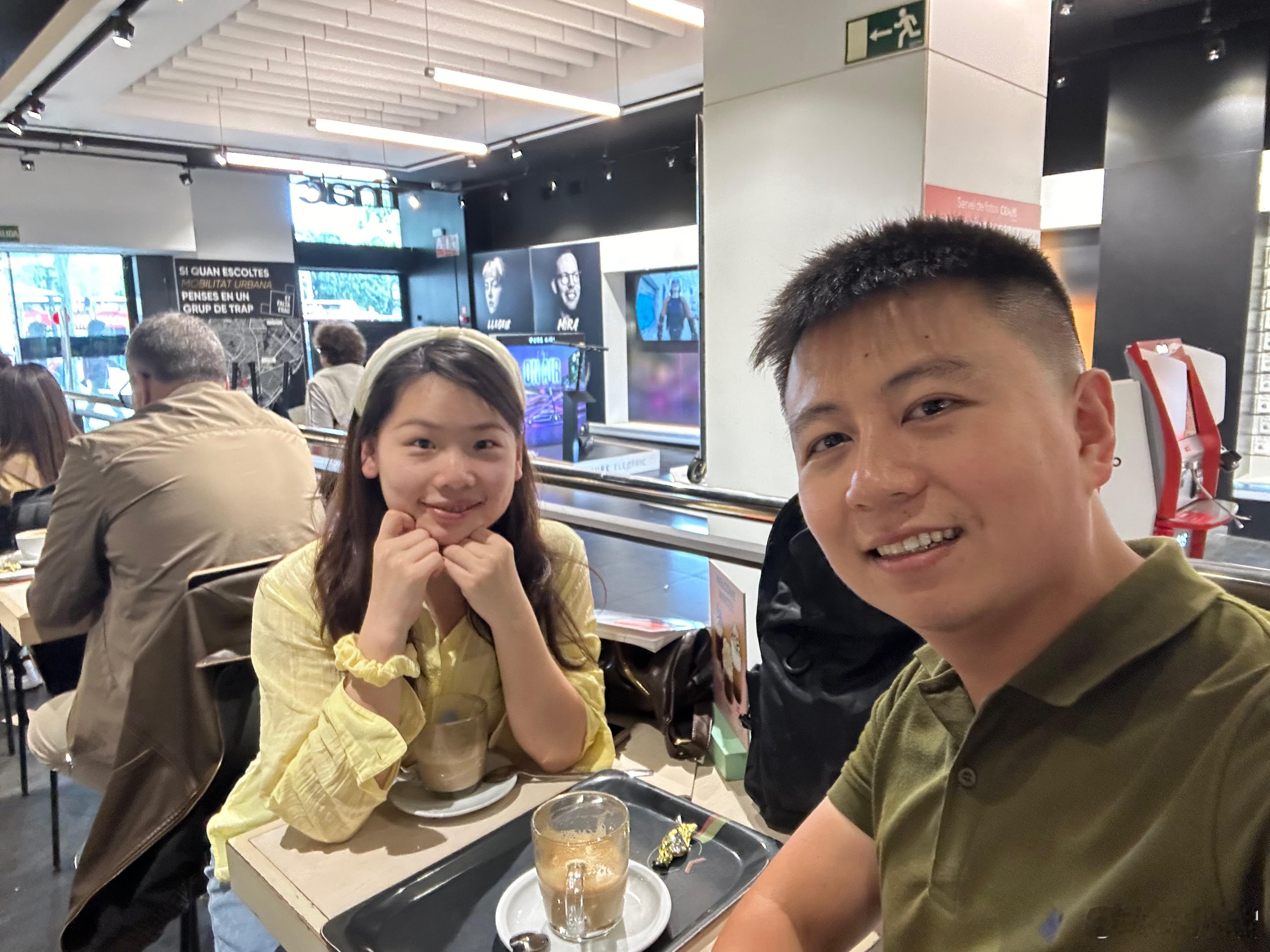 【“来西班牙让我没有了容貌焦虑”】在巴塞罗那我见到了一个温州女孩小黄，她跟传统的