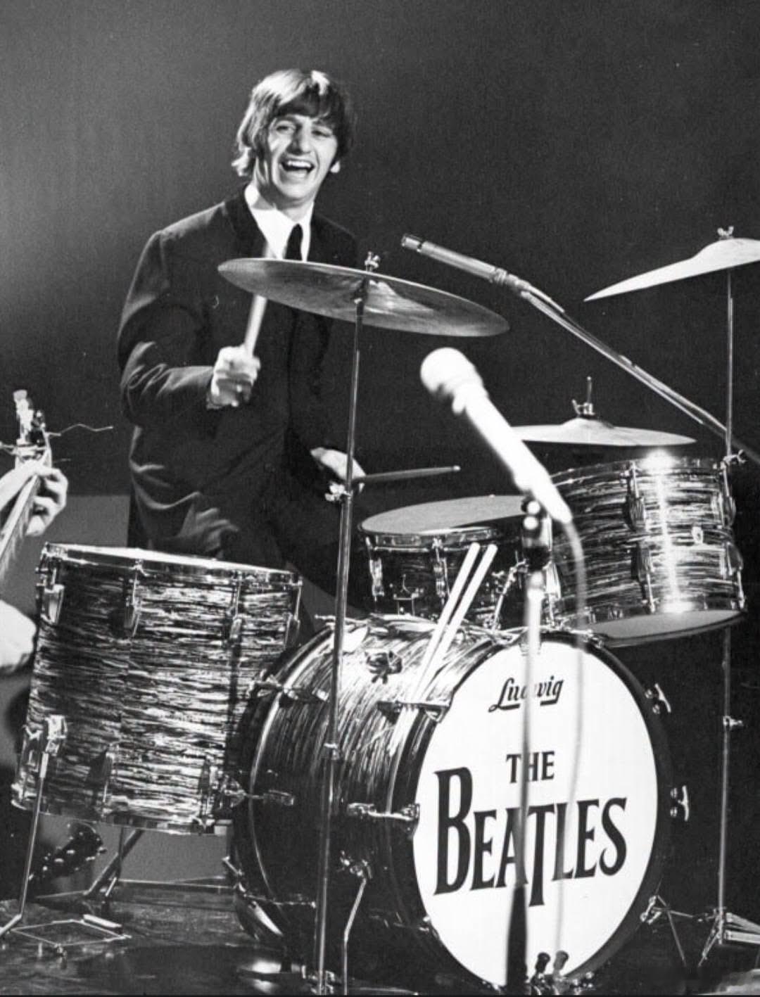 今天是 The Beatles 鼓手Ringo Starr的86岁生日🎂(19