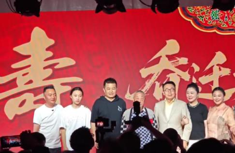 67岁的毕福剑近况堪忧，近日，有人在一场寿宴和乔迁之喜的活动现场看到了大家熟悉的