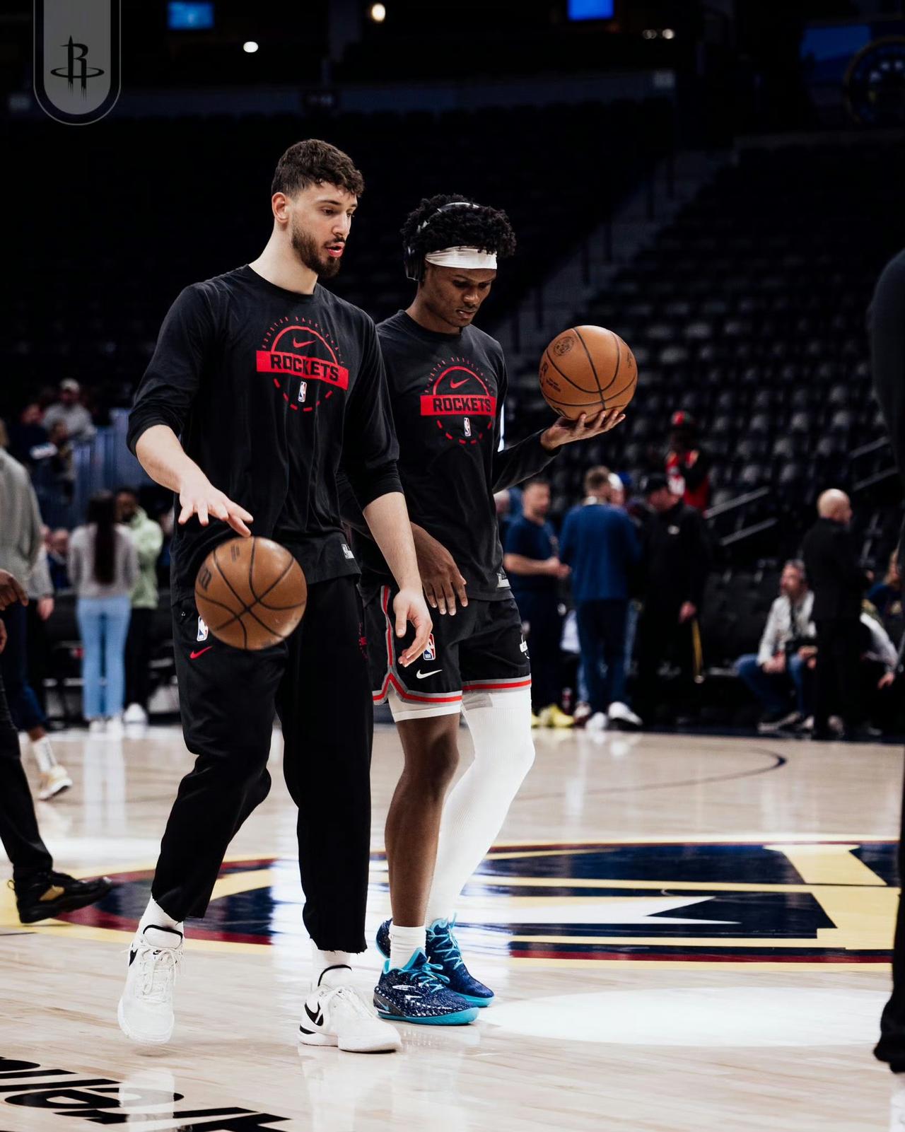 火箭继马刺吊打今天又一场惨遭屠杀。

休斯顿火箭[超话]