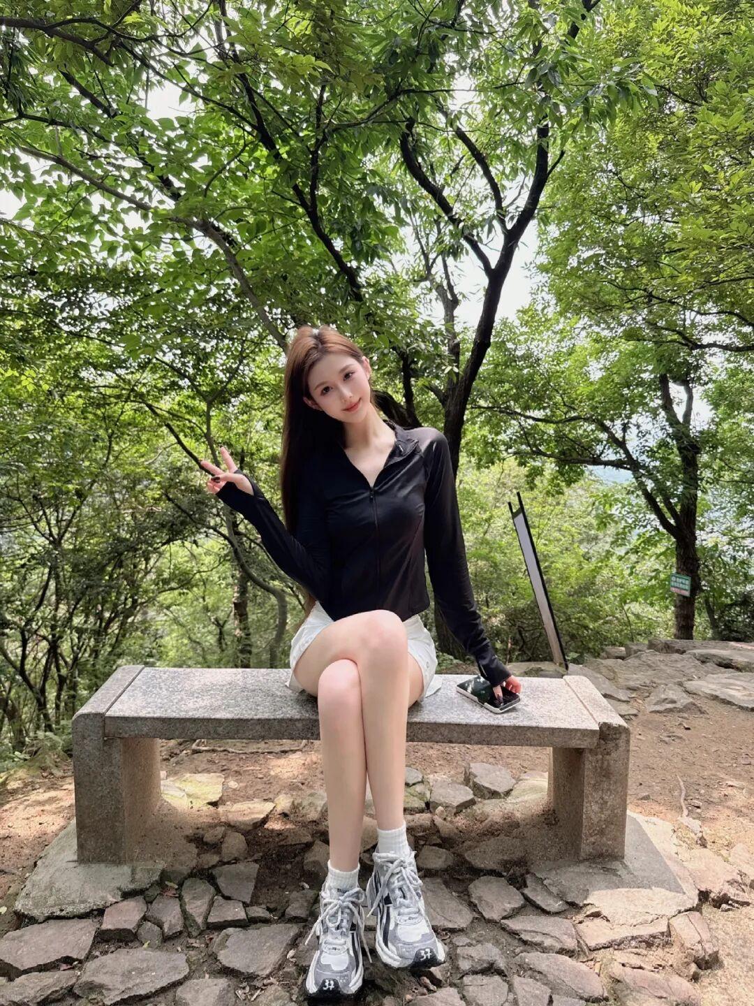 气质穿搭、雅服嫣然，素衣清丽，艳姿脱俗，华衣含韵，仪态娉婷，楚楚风华