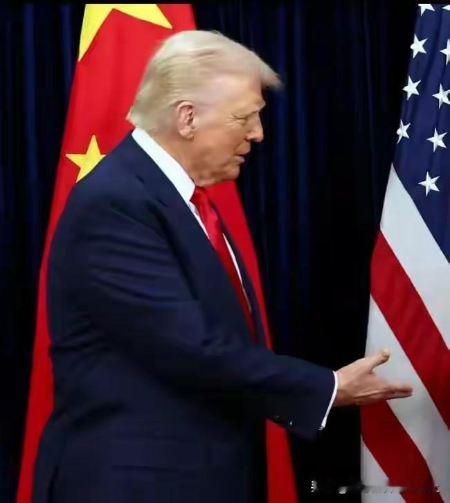 川普回国了，媒体界、经济界、军迷界、键政界、舔界，都等着他改口，这人极其没有信用