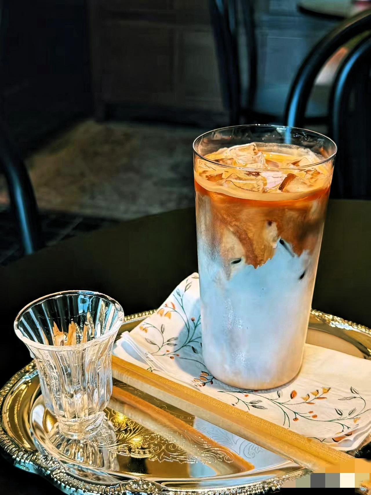 别再被“女人必须赚钱才叫有底气”PUA了！

要是为了那三两千块，把孩子晾在一边