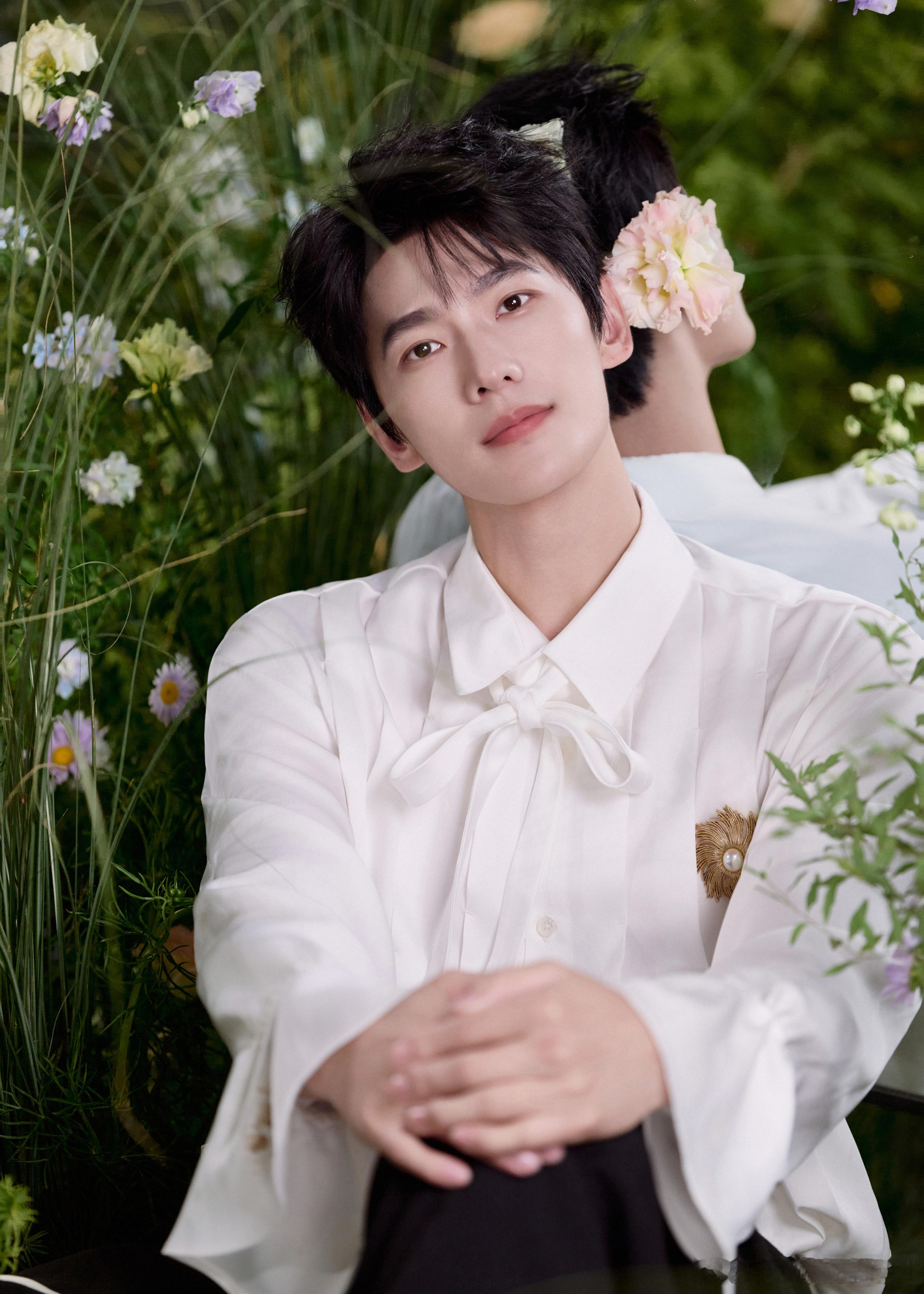 杨洋0909生日快乐 我想你一定会弹吉他吧，不然你怎么拨动了我的心弦​​​