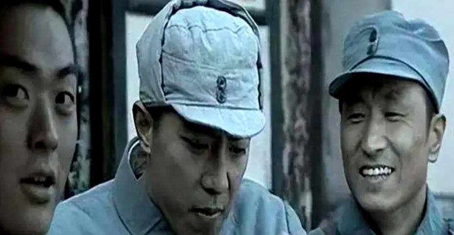 李云龙摸床不是耍流氓，是保命。
 

王近山当年靠摸褥子看靴子把冻伤减到零，现在