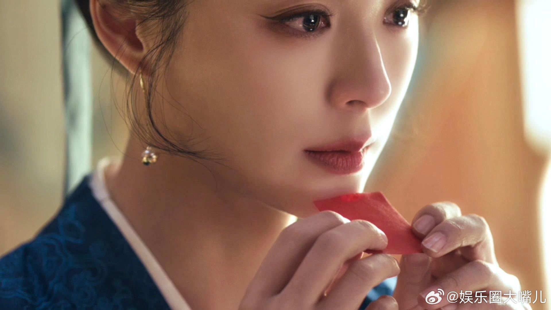 逐玉拍出了毛林林的人生镜头 毛林林这张脸天生适合演这种悲情角色，含笑赴死的镜头里