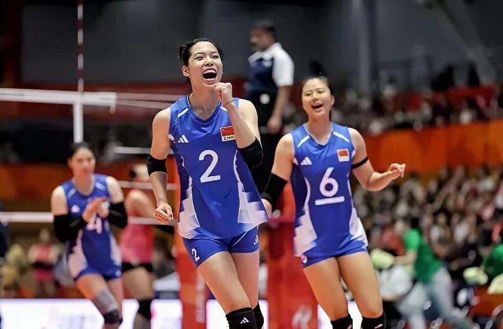 中国女排半决赛对阵泰国女排
第三局一局25-11！
决胜局15-5！

所以不担