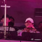 谢娜演唱会上的张杰谢娜张杰 情侣话筒每一次同台同框都能感受到他们的默契，这次演唱
