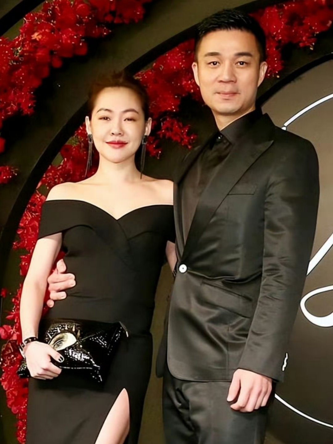 曝许雅钧给粉丝发大S出殡照片 小S老公许雅钧为搭讪女粉丝邀其见面，将大S出殡照片