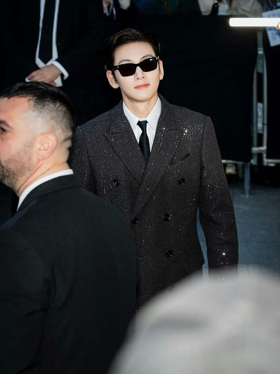 池昌旭✖️TOM FORD 2026春夏时装秀巴黎时装周时装周 ​​​