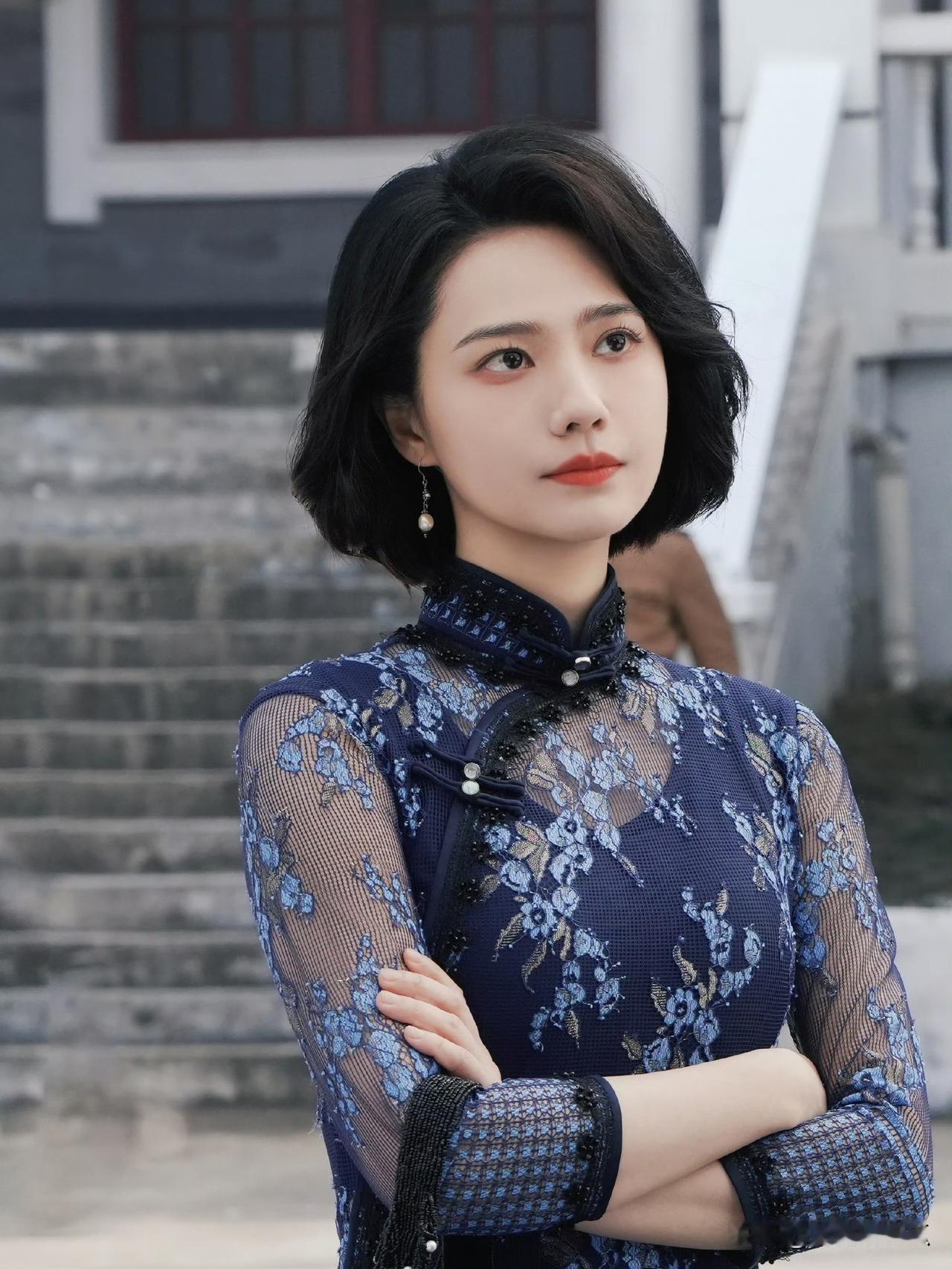 姜珮瑶
我觉得她才是今年的
大赢家，虽然主演的电视剧都是二番三番，但是剧播得不错