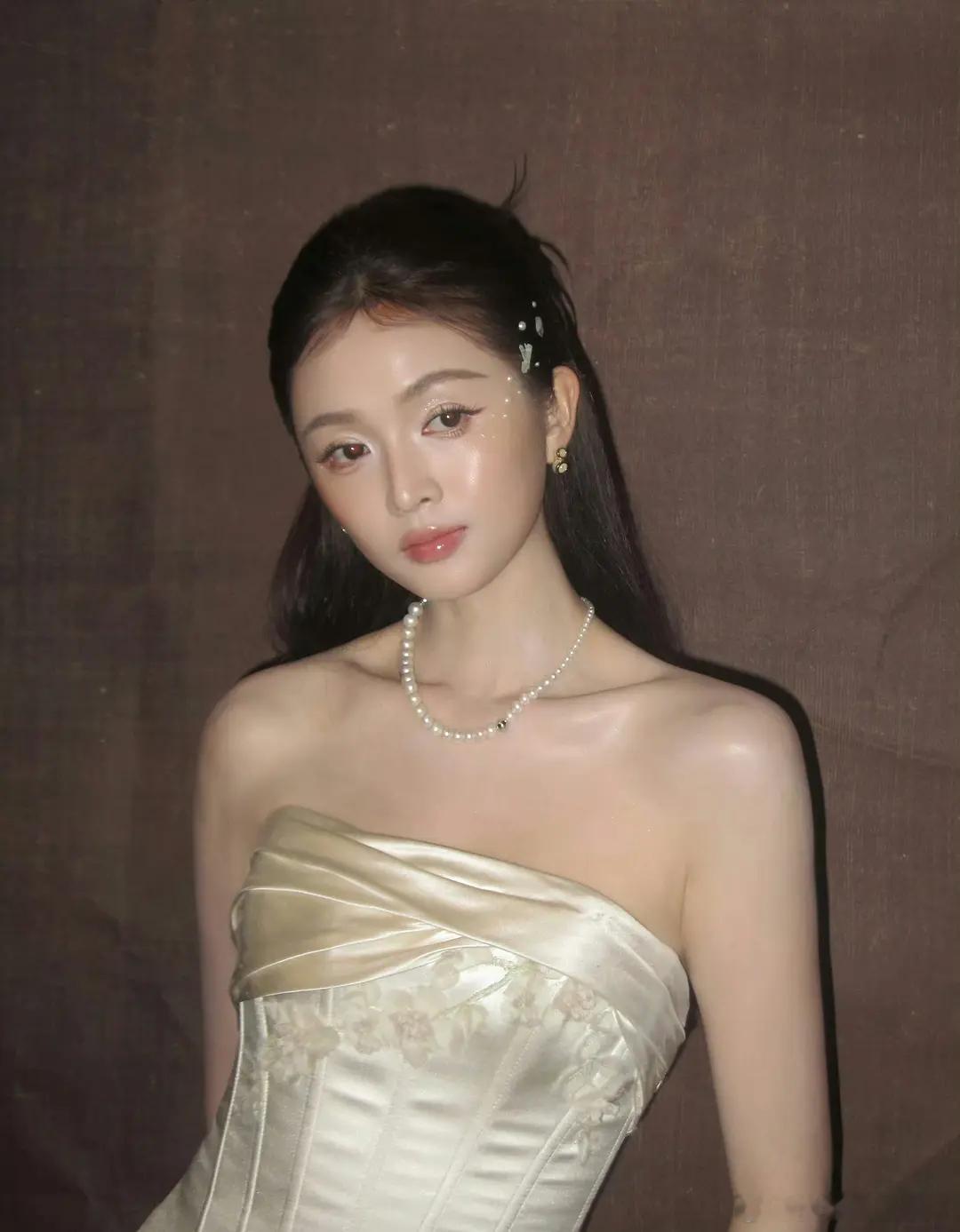 这居然是吴宣仪？ 