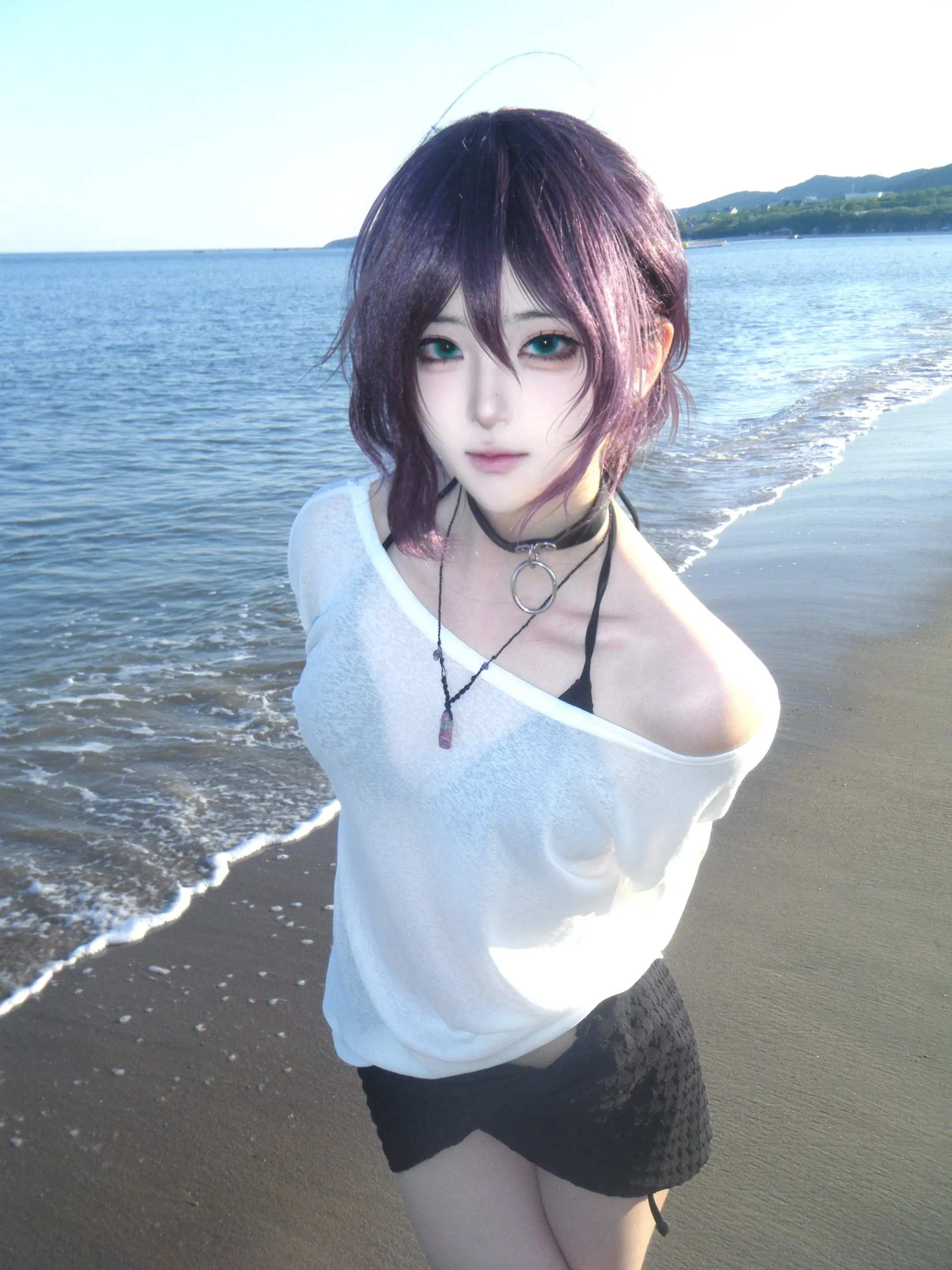 海边。