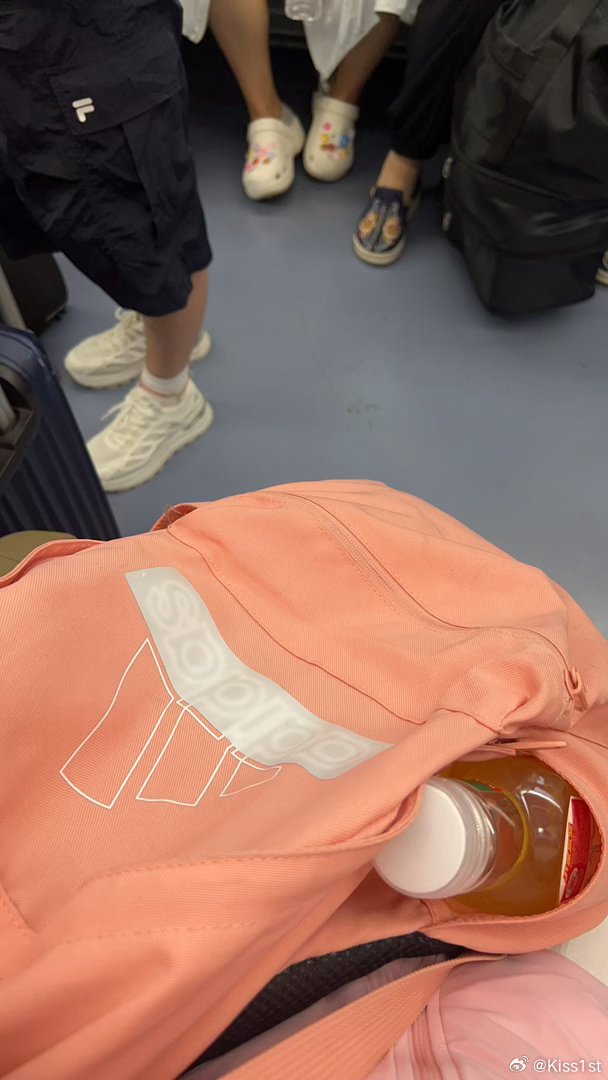 这么多年了。。我终于找到了我的姊妹款。。 