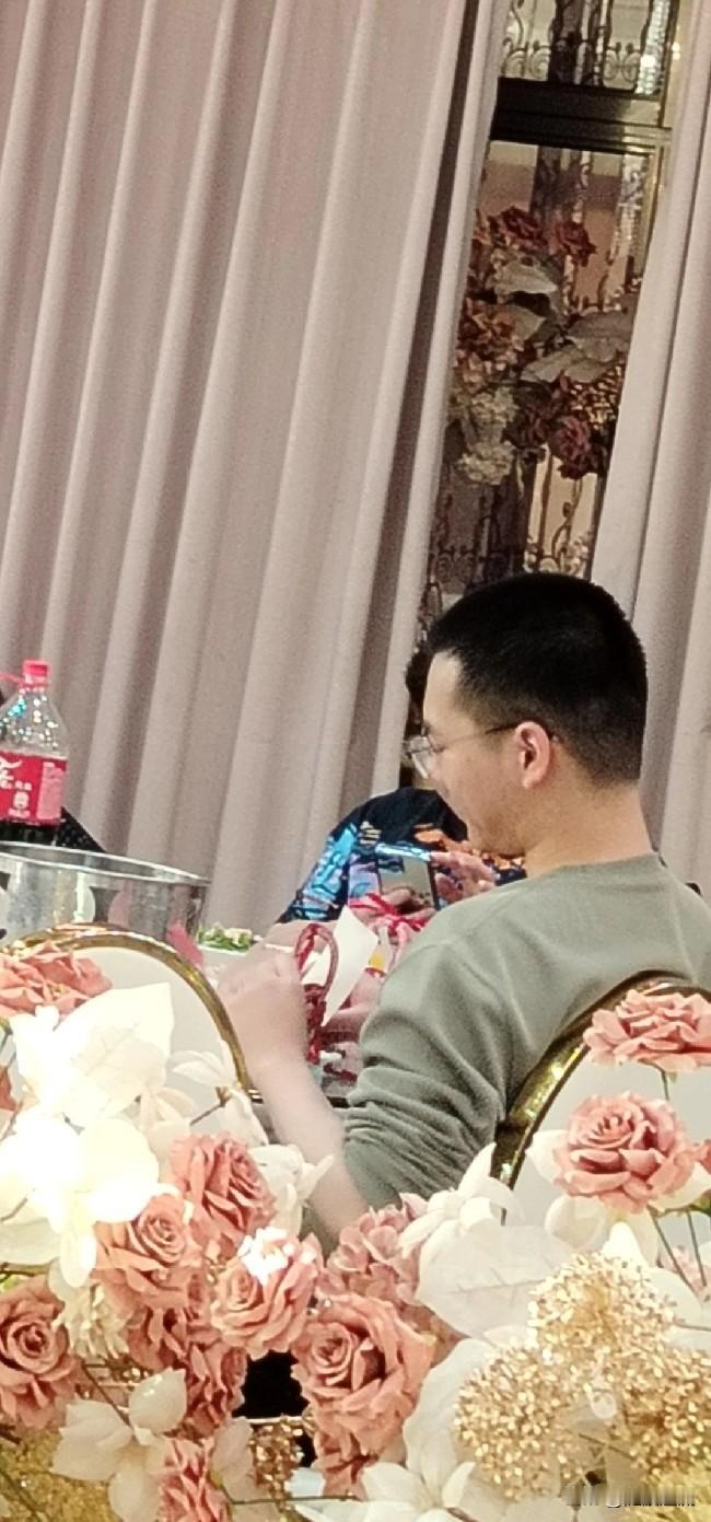 偷偷的给他留了一张照片。
