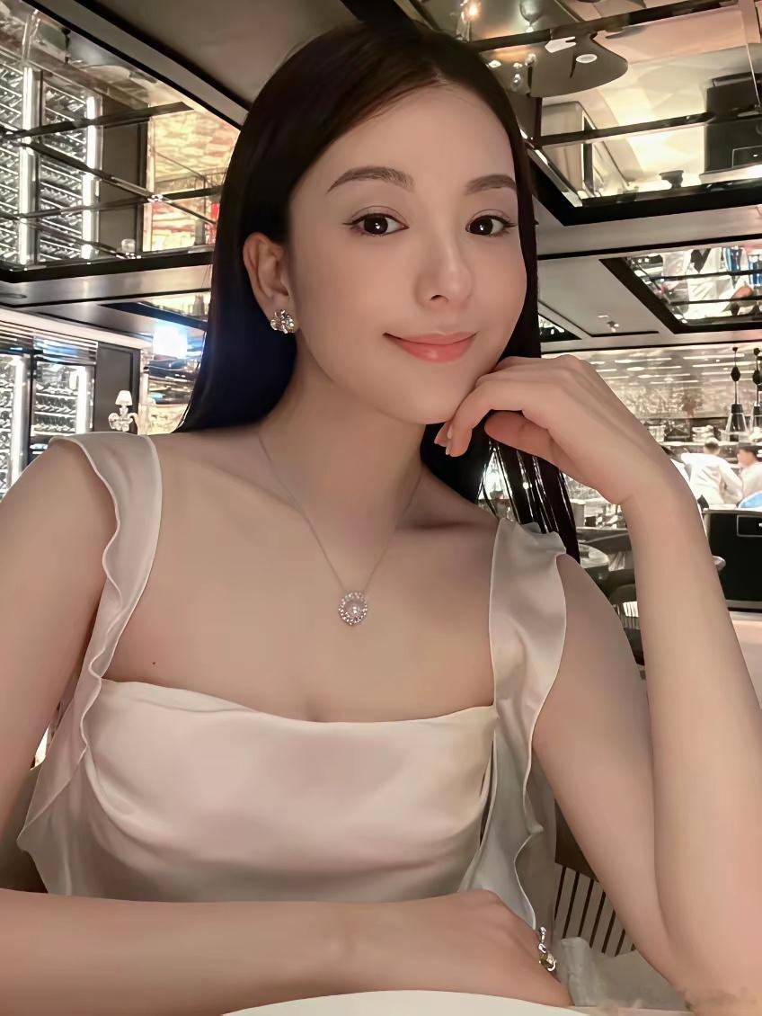 我能接受方媛在桃花坞的言行，我能接受郭富城维护方媛，但不能接受，桃花坞明明是慢综