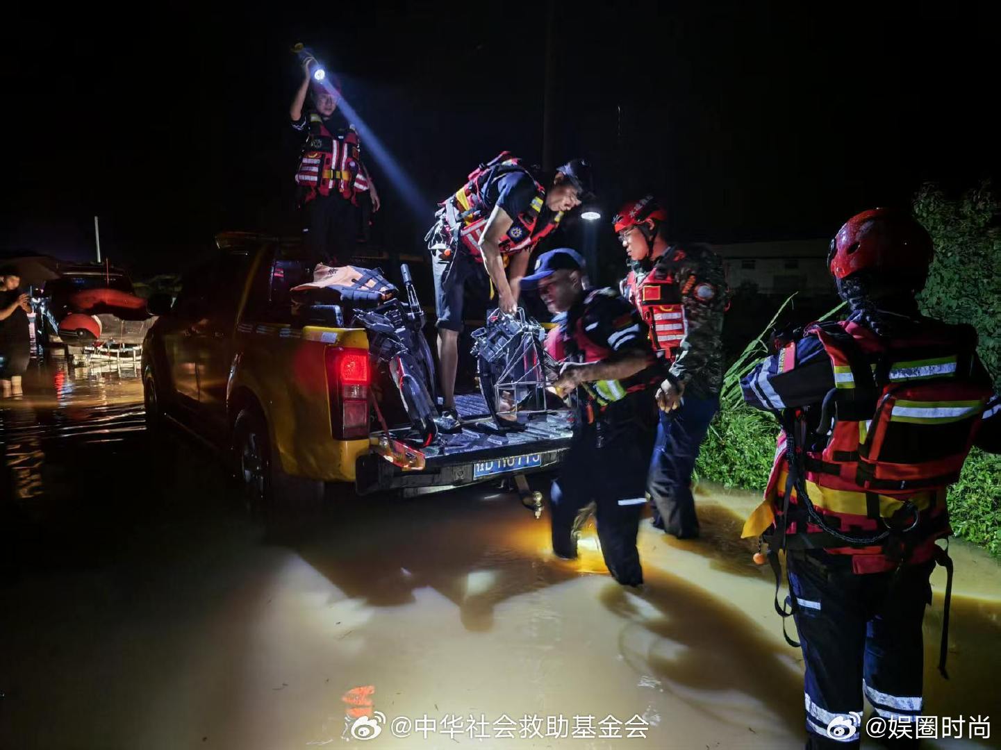 蔡徐坤捐赠50万元驰援广西蔡徐坤驰援广西水灾面对广西严峻的汛情，蔡徐坤捐赠五十万