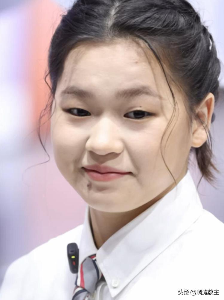 全红婵这千万代言一拿，穿着裙子往台上一站，就把娱乐圈那套虚头巴脑的玩意儿，给干沉