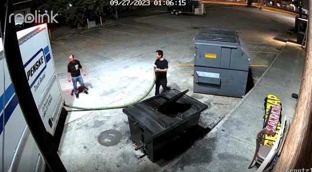 12月9日，美国联邦调查局一举抓捕一起13名中国人跨州盗窃地沟油的案件，震惊全美